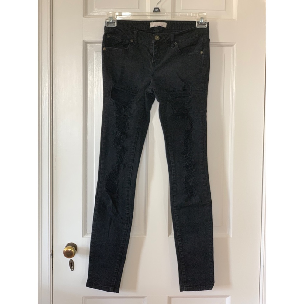 Black ripped skinny jeans